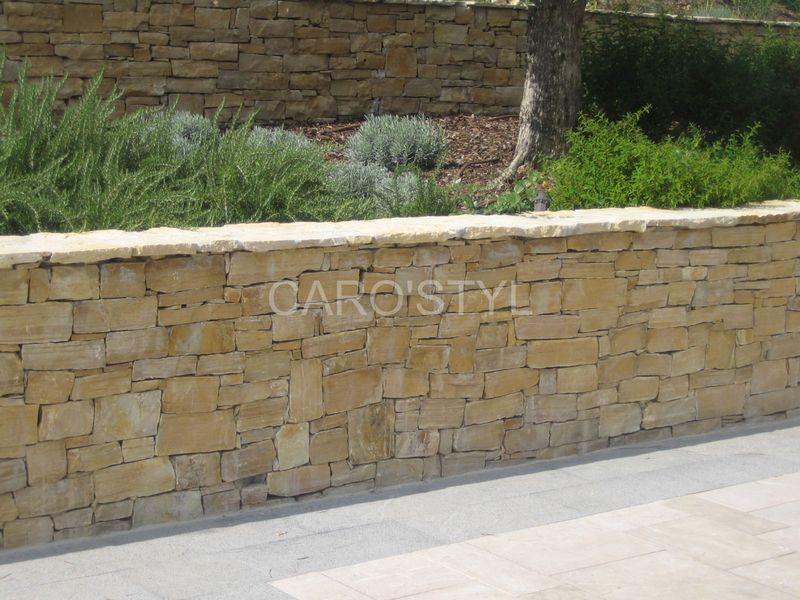 Mur en barrettes du Lot pierre naturelle à bâtir, près du Castellet 83 Var
