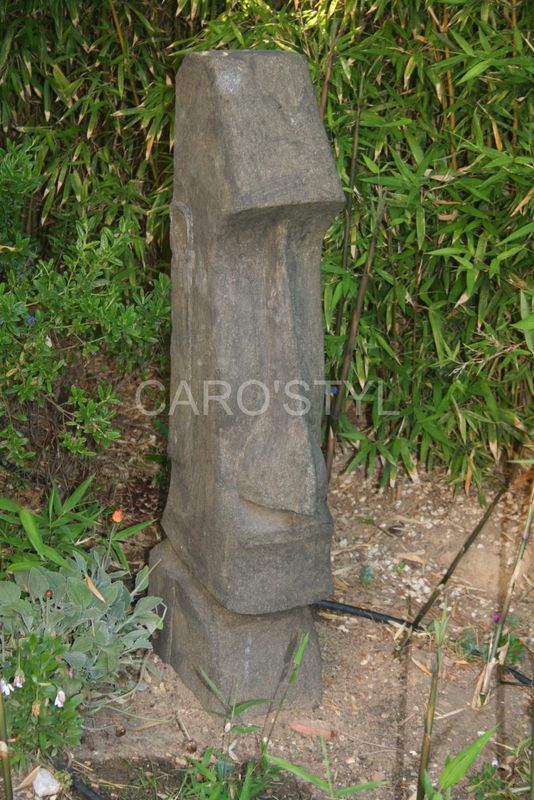 Statue Île de Pâques en pierre volcanique pour décorer votre jardin près de Rocbaron 83 Var