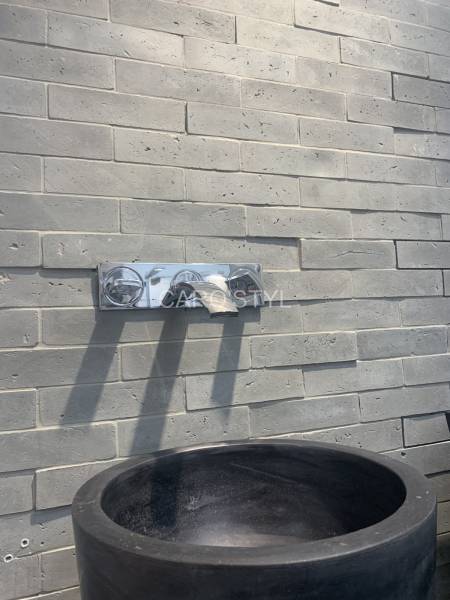 Briquettes murales de ciment gris pour murs intérieurs ou extérieurs, à la Seyne sur Mer 83500 Var