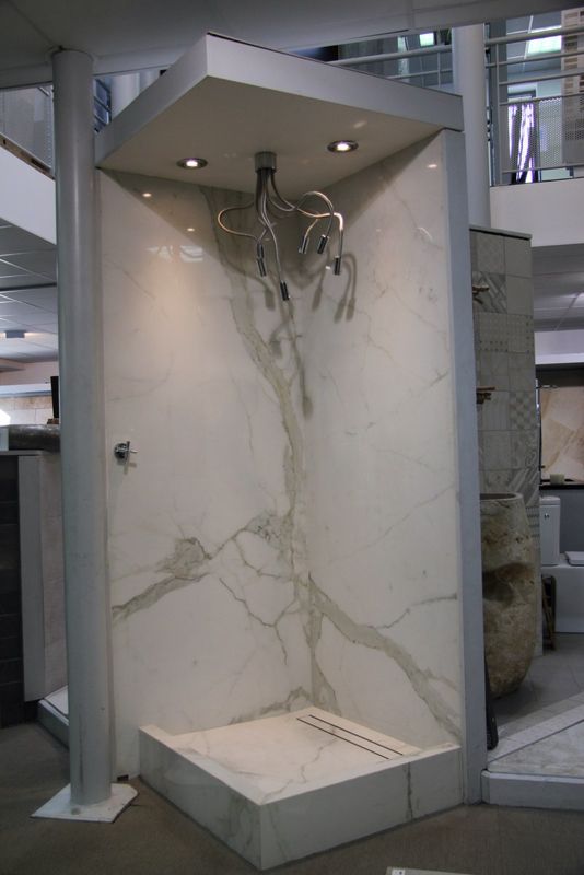 plaque maxi format imitation marbre calacatta, près de vence 06 alpes maritimes