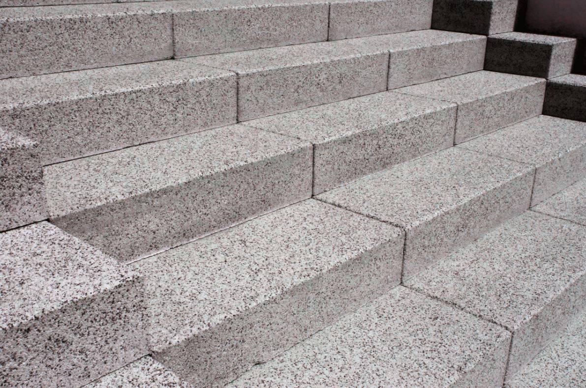 Sol extérieur en granit London coloris beige à Lyon dans le Rhône-Alpes