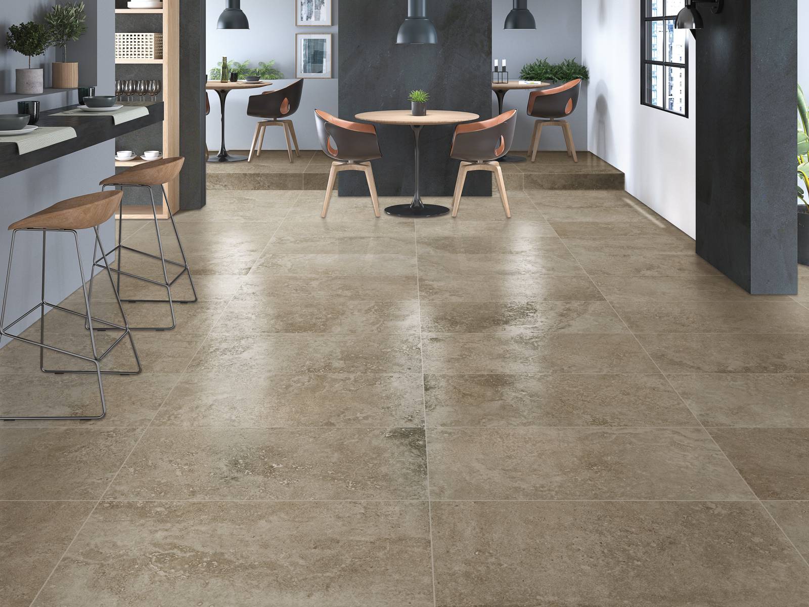 Carrelage aspect travertin marron pour un intérieur intemporel à Bandol