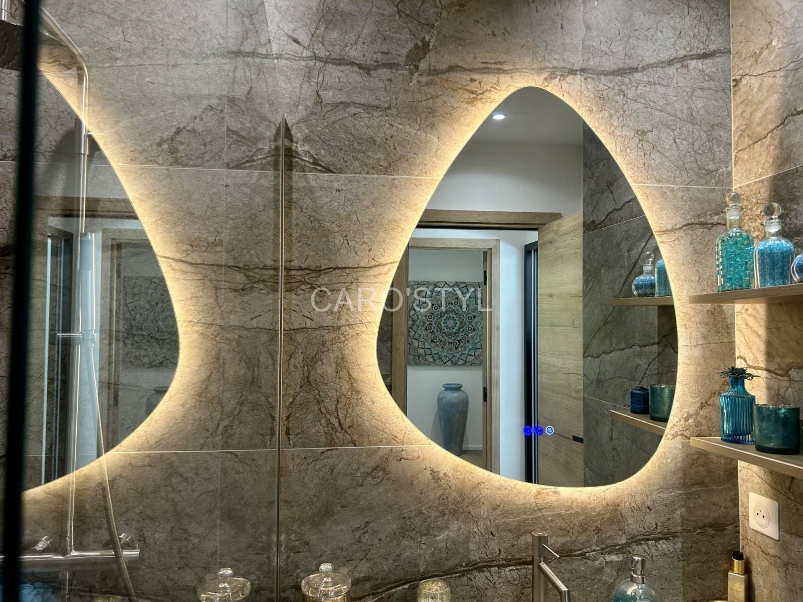 Miroir rétroéclairé avec un systéme anti-buée à Nice 