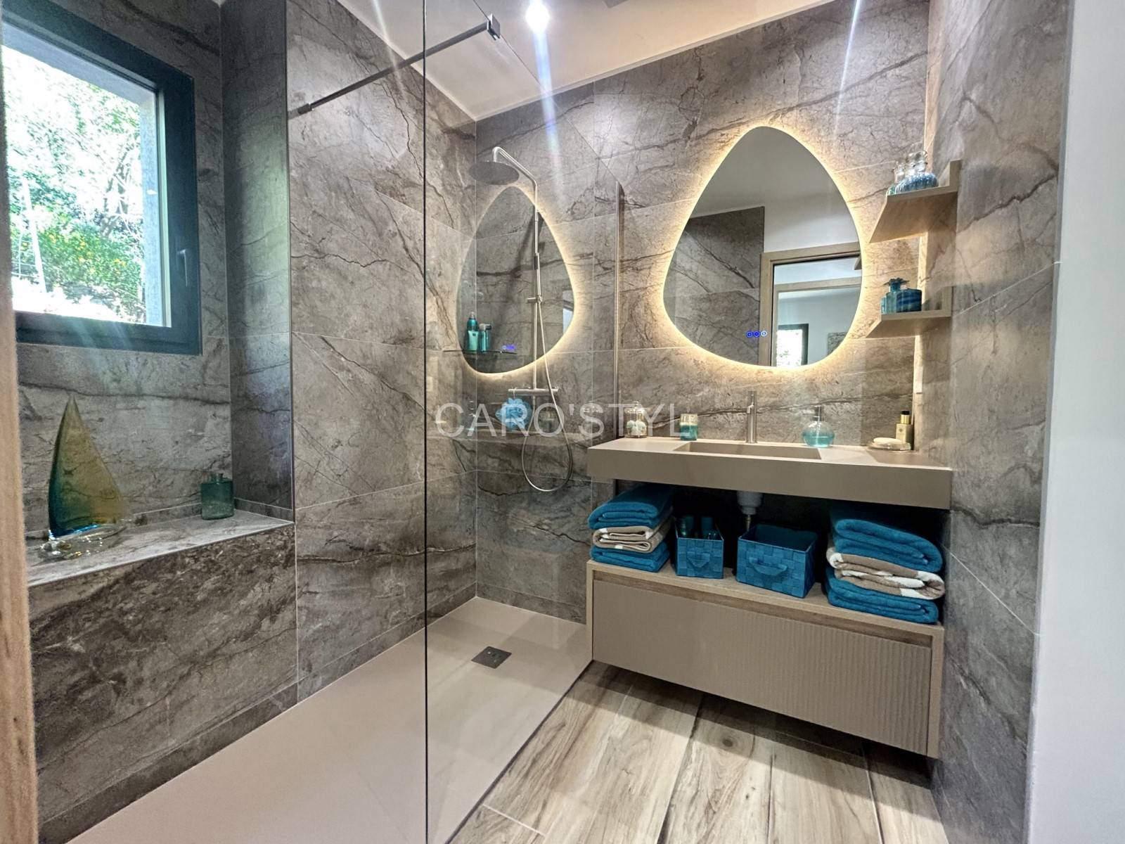 Carreaux muraux Cappucino Marble pour salle de bain dans le Var