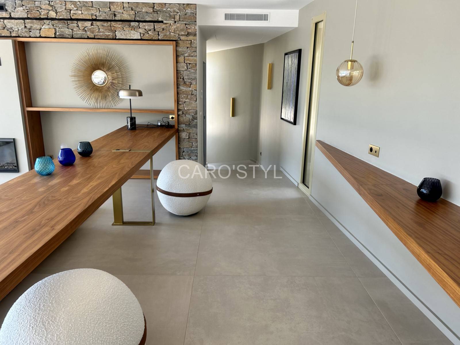 Carrelage 120x120cm en grès cérame, finition lisse pour intérieur dans le 83 