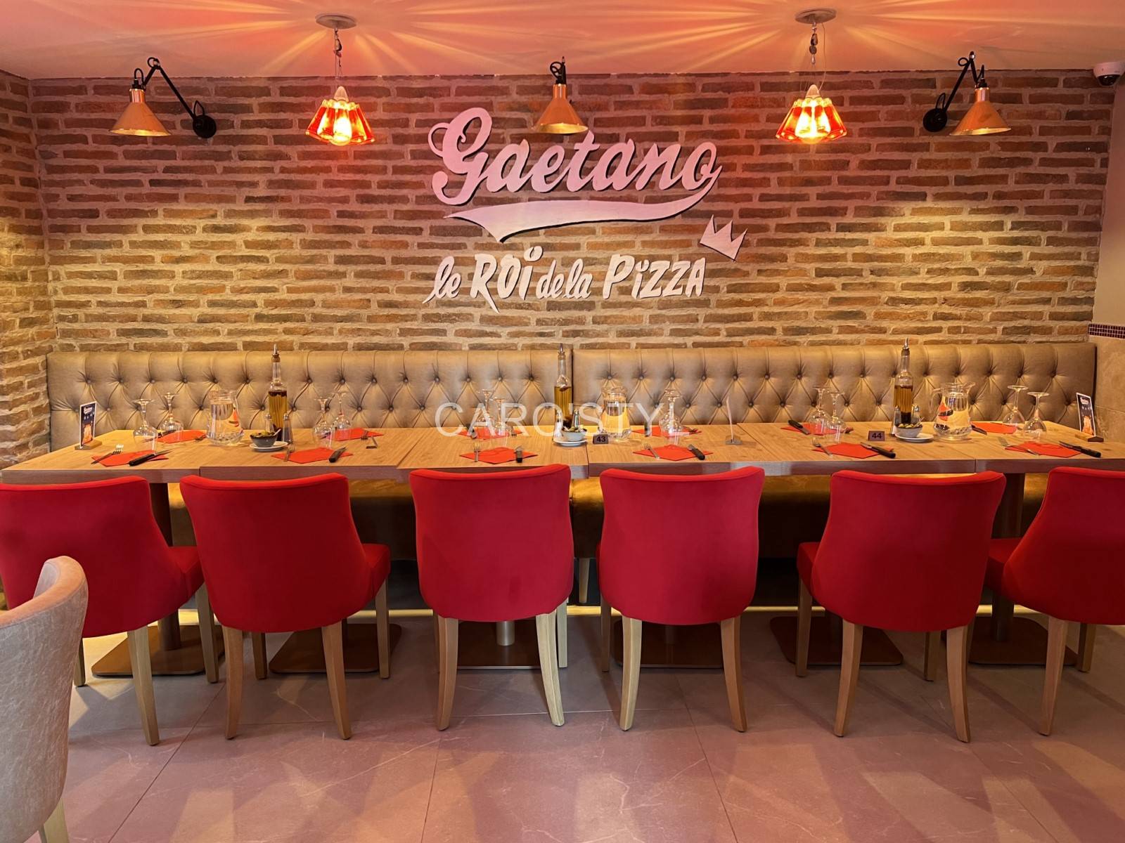 Murs en briquettes rouges à Toulon