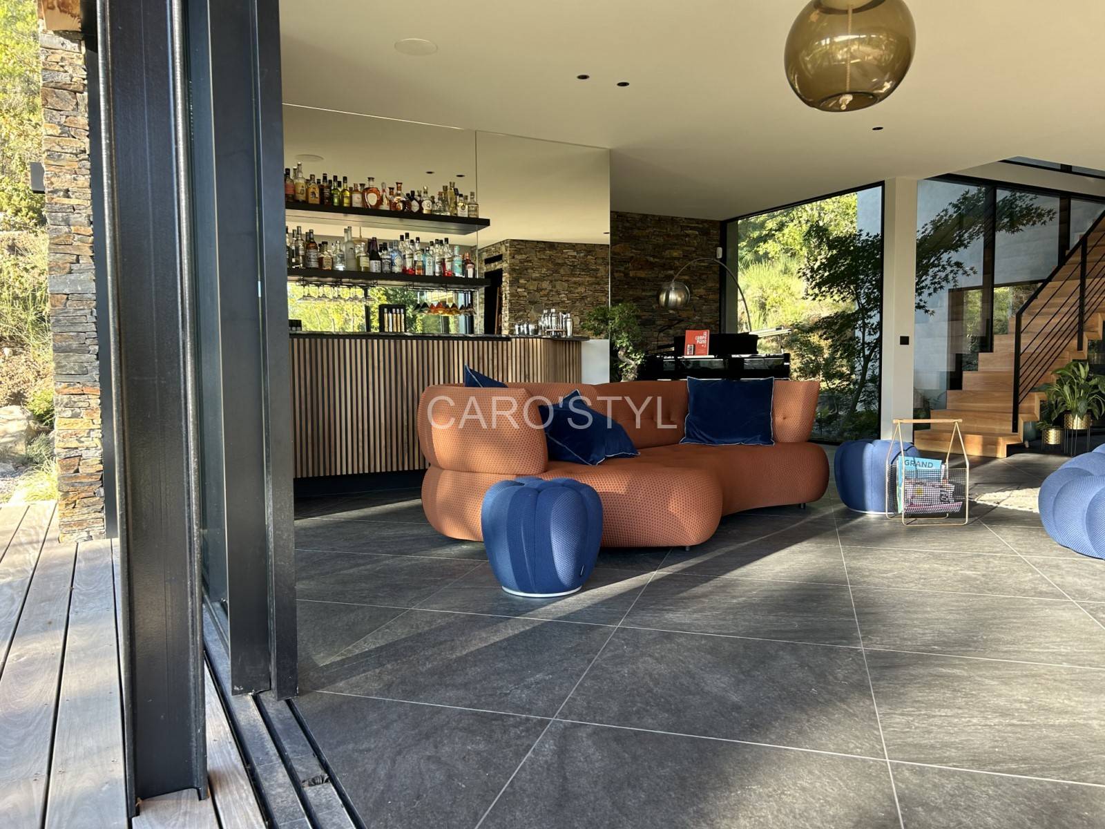 Carrelage en grès cérame effet pierre naturelle à Toulon