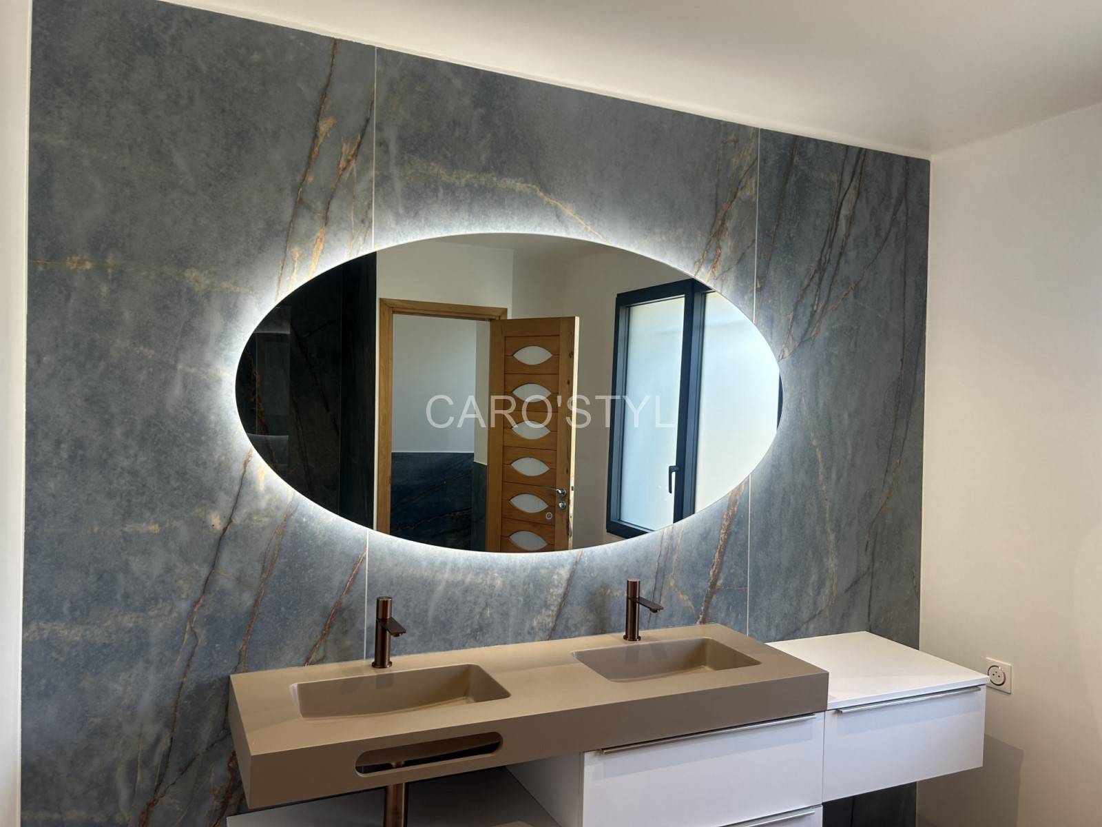 Carreaux en grés cerame onyx bleu pour intérieur et salle de bain à Toulouse 