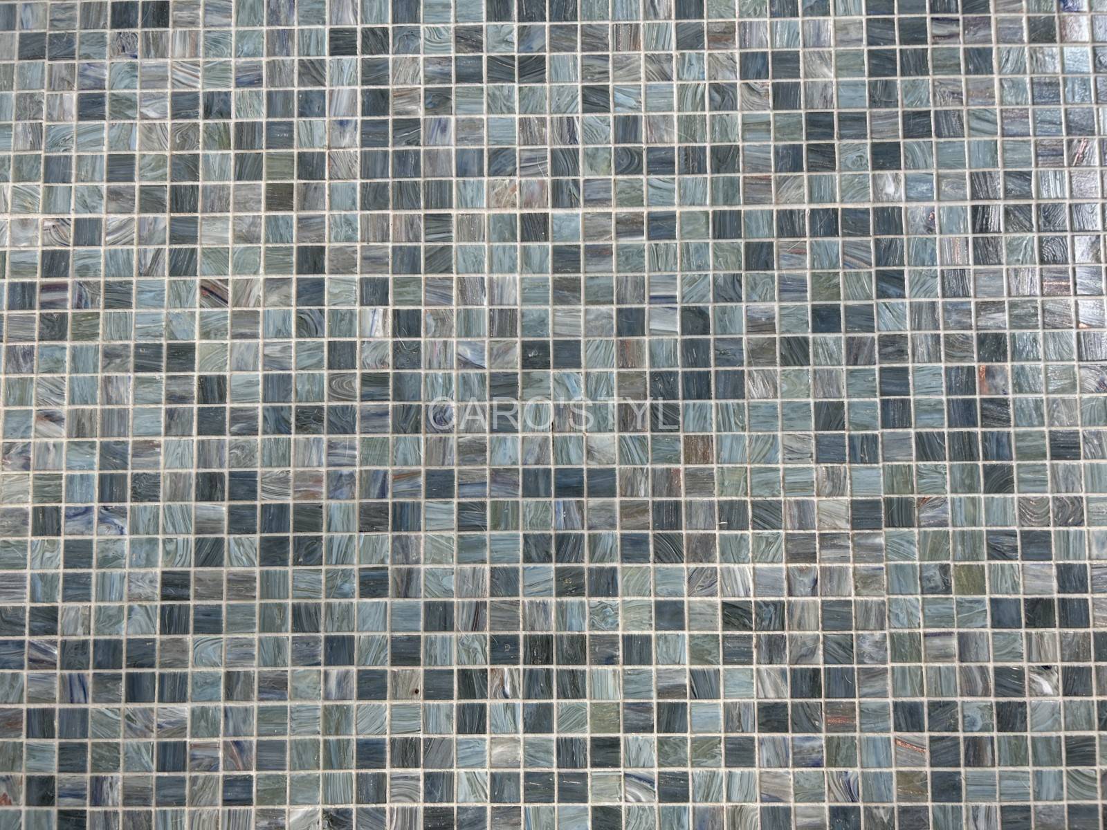 Ambiance spa dans salle de bain à Lille, avec mosaïque Lago di Garda élégante et résistante.