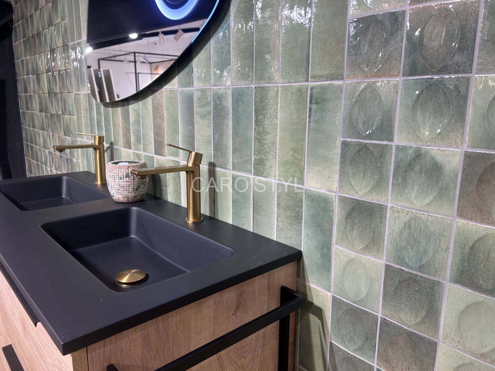 Carrelage aspect zellige marocain dans le 83 pour une salle de bain