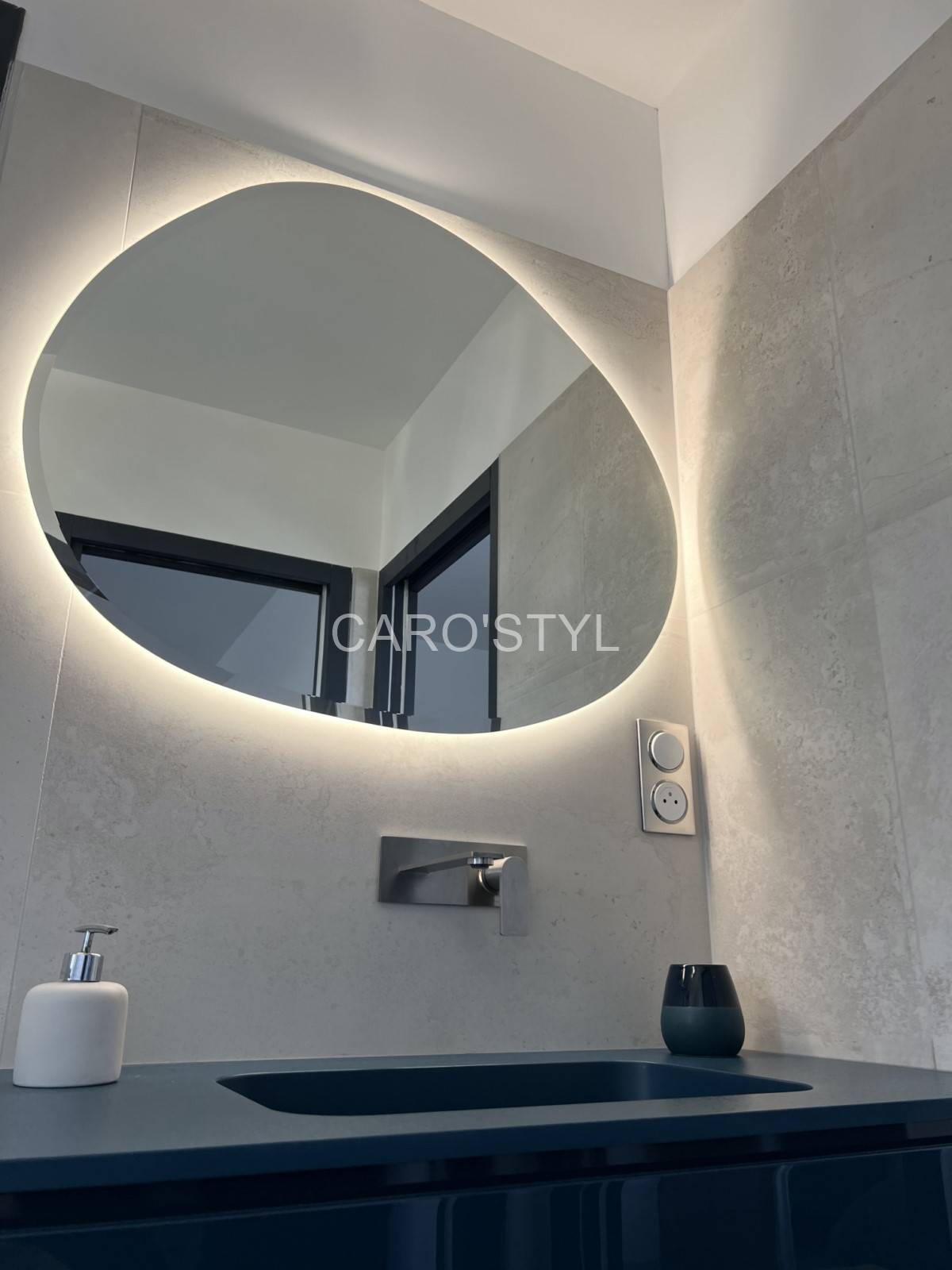 Carreaux grand format au charme métallique pour sols et murs dans le 83