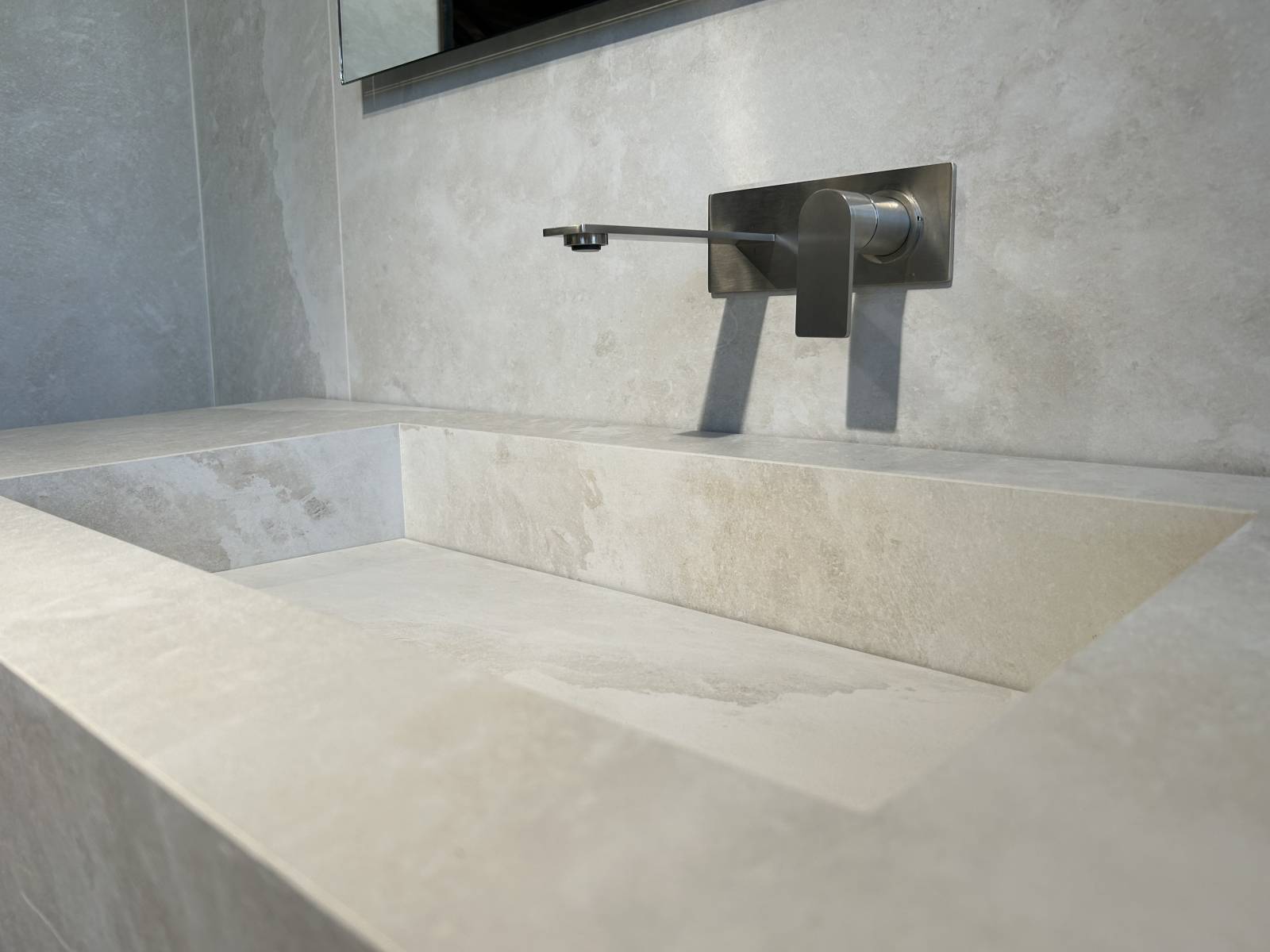 Vasque en grès cérame assortie avec votre acrrelage mural dans le VAR