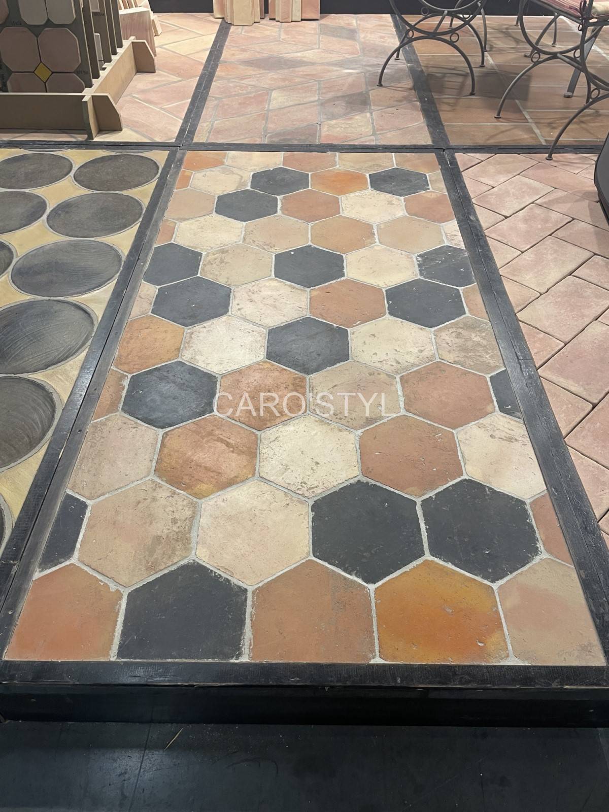 Terre cuite colorée pour sols et murs dans le Var