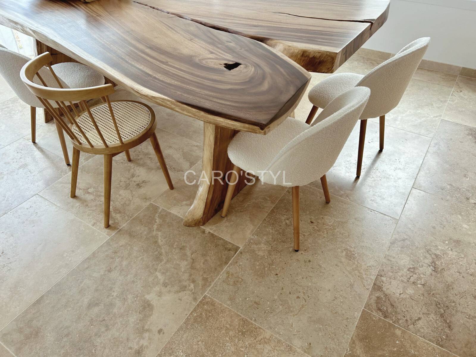 Une pierre intemporelle pour vos sols intérieurs dans le 83