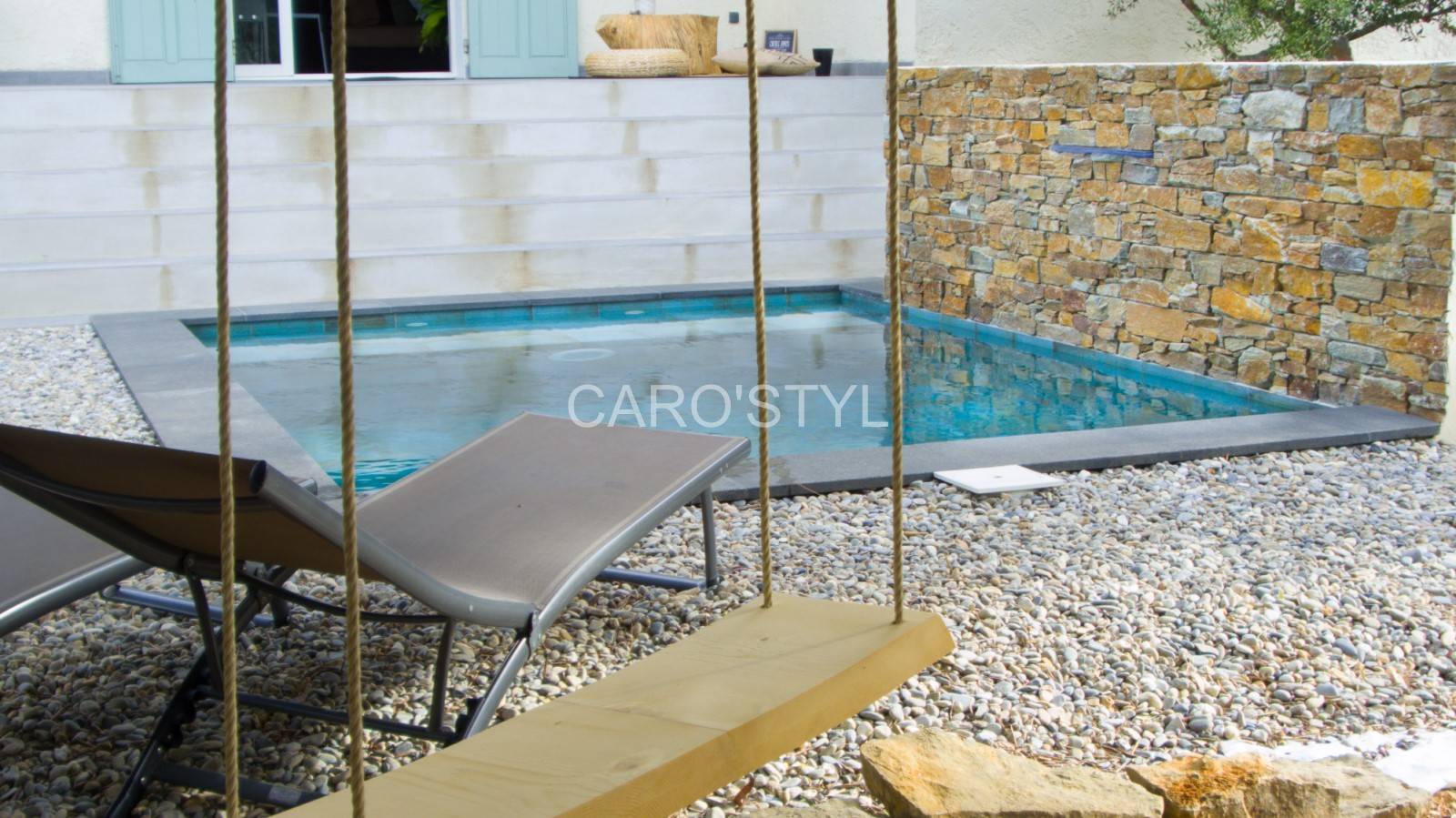 Carrelage de piscine pour une eau bleu turquoise à St Maxime 