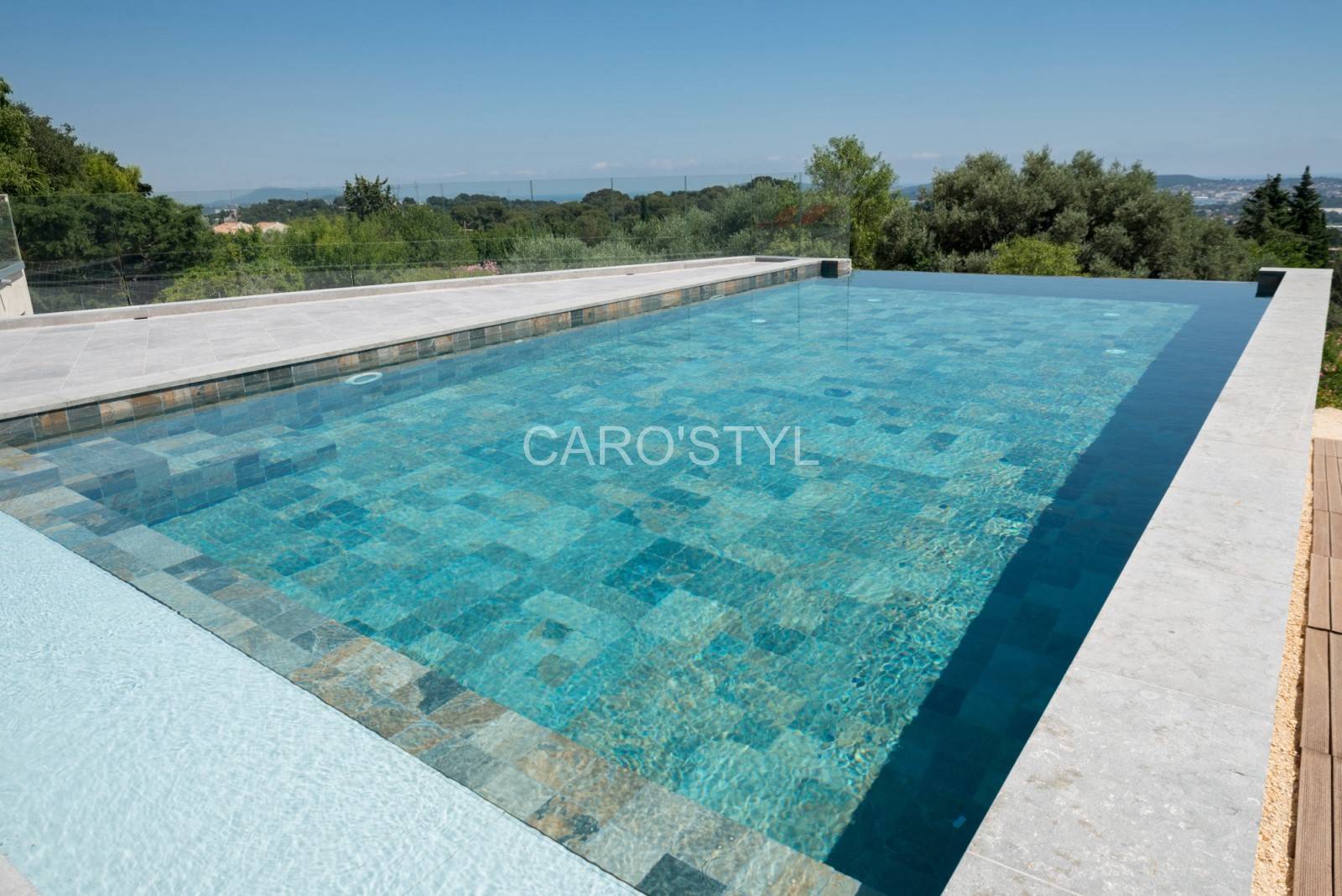 Donner des aires de vacance à sa piscine
