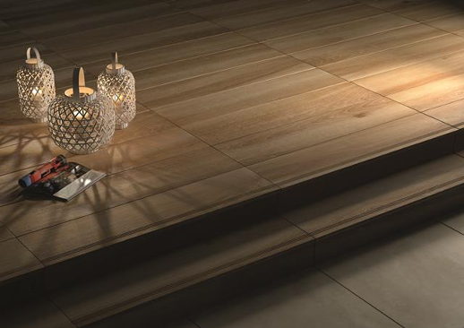 Grès cérame effet bois, près de Saint-Raphaël 83700 Var