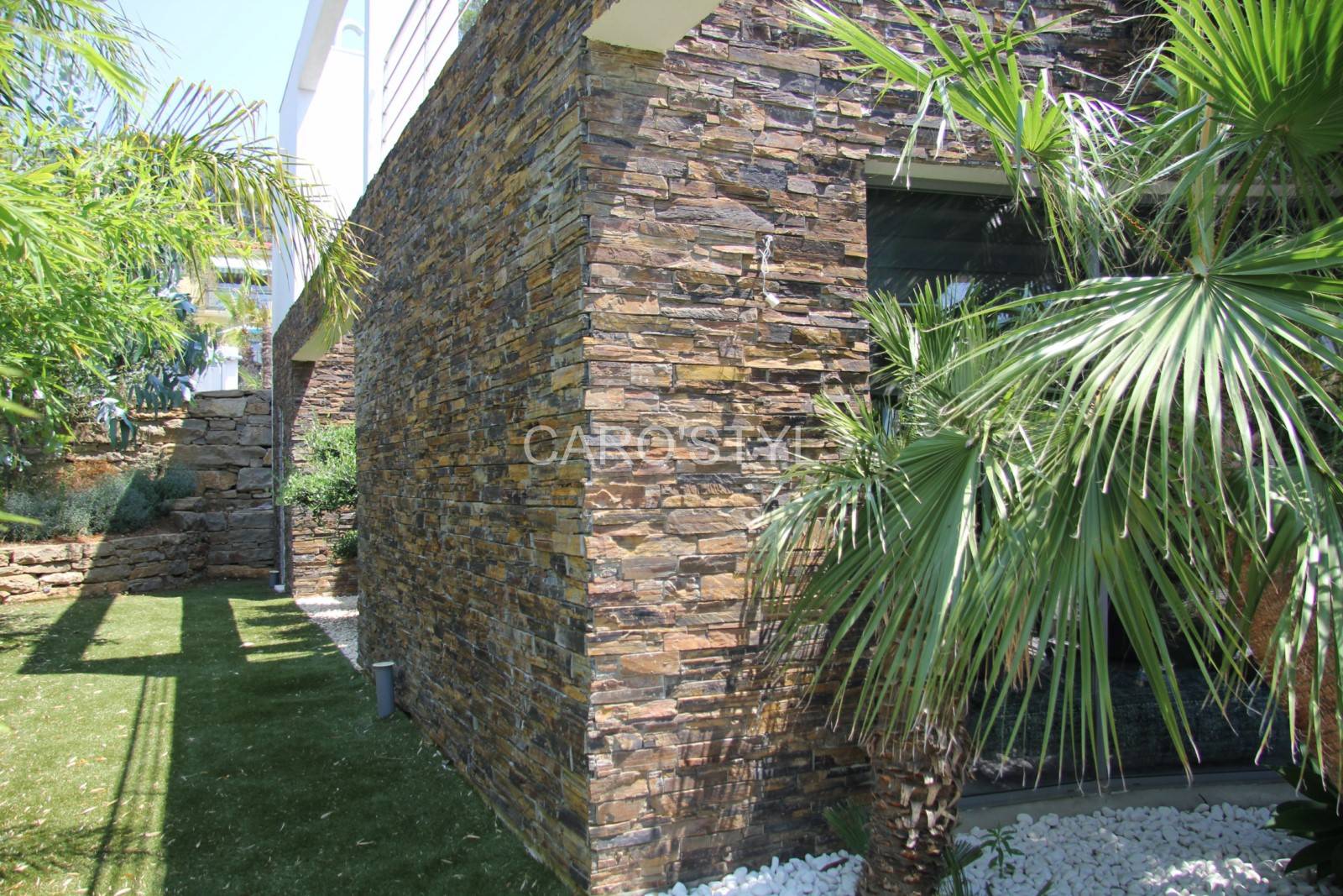 Habiller un mur intérieur ou extérieur en pierre de parement, près de Collobrières 83 Var