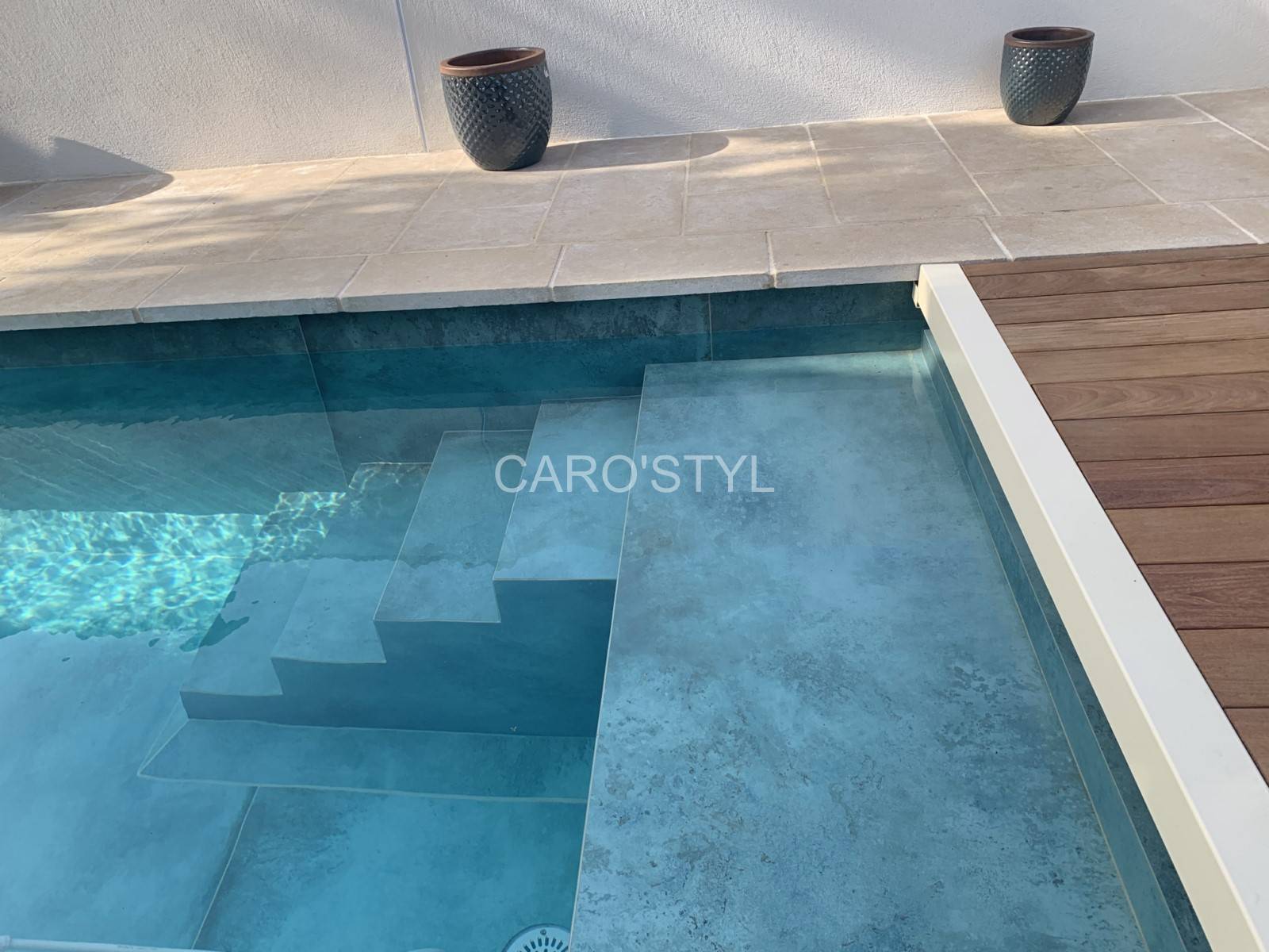 Un carrelage de piscine, vert Bali, pour piscine moderne, près de La Garde 83130 Var