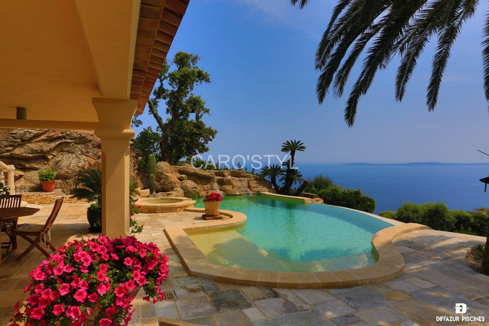 Plage de piscine en pierre de Bourgogne, la Garde Freinet 83 Var