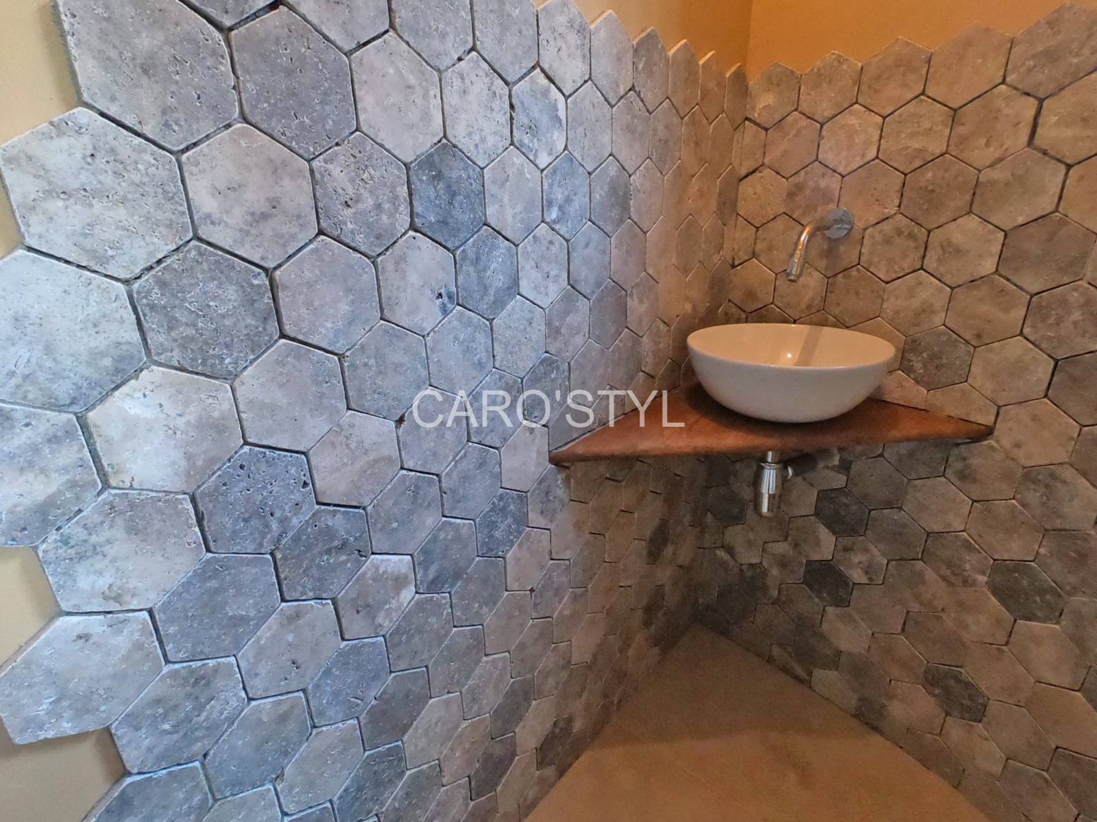 Carostyl pierre naturelle travertin gris salle de bain 