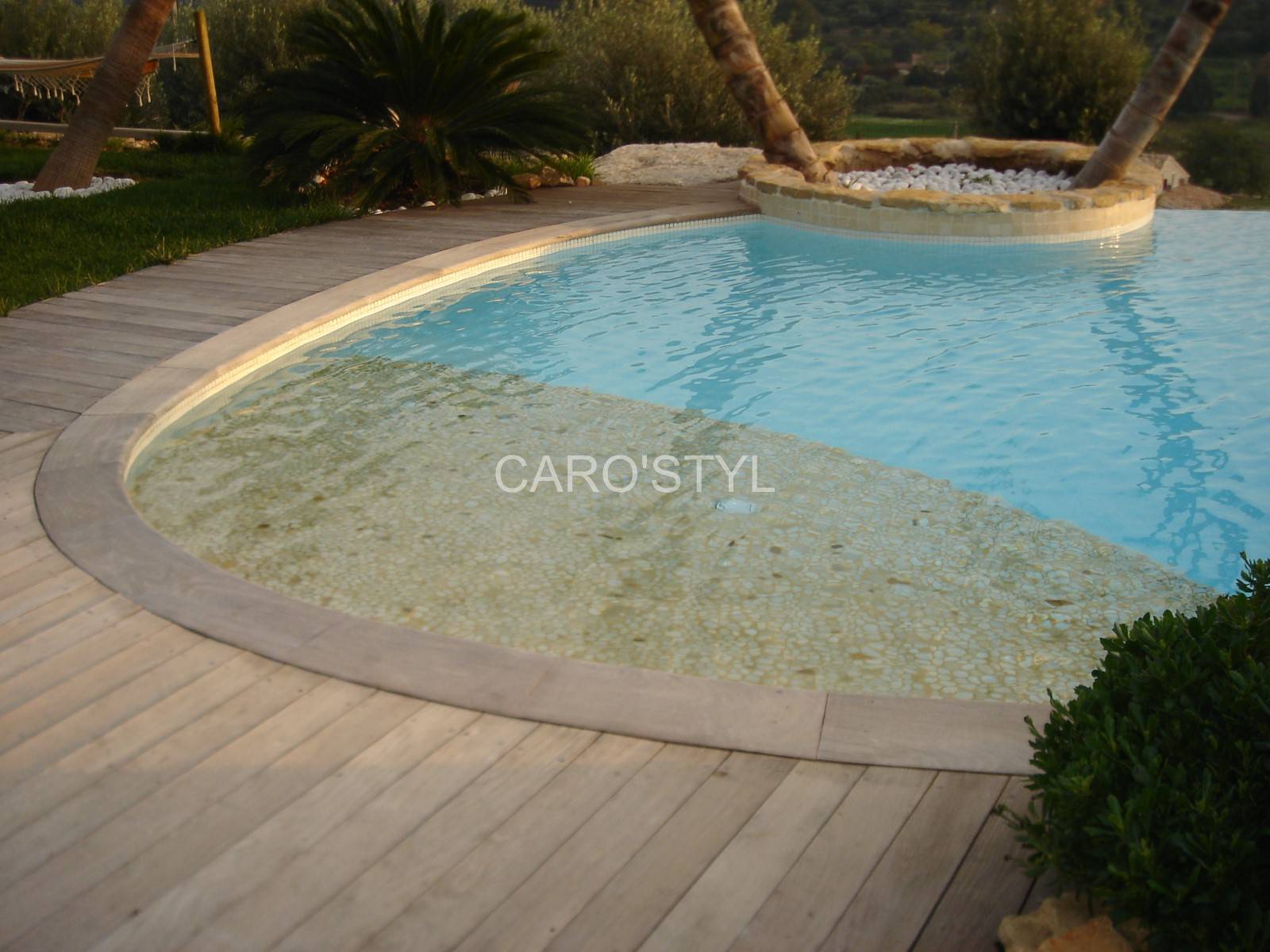 Construire une piscine avec plage immergée en galets, à Giens 83 Var