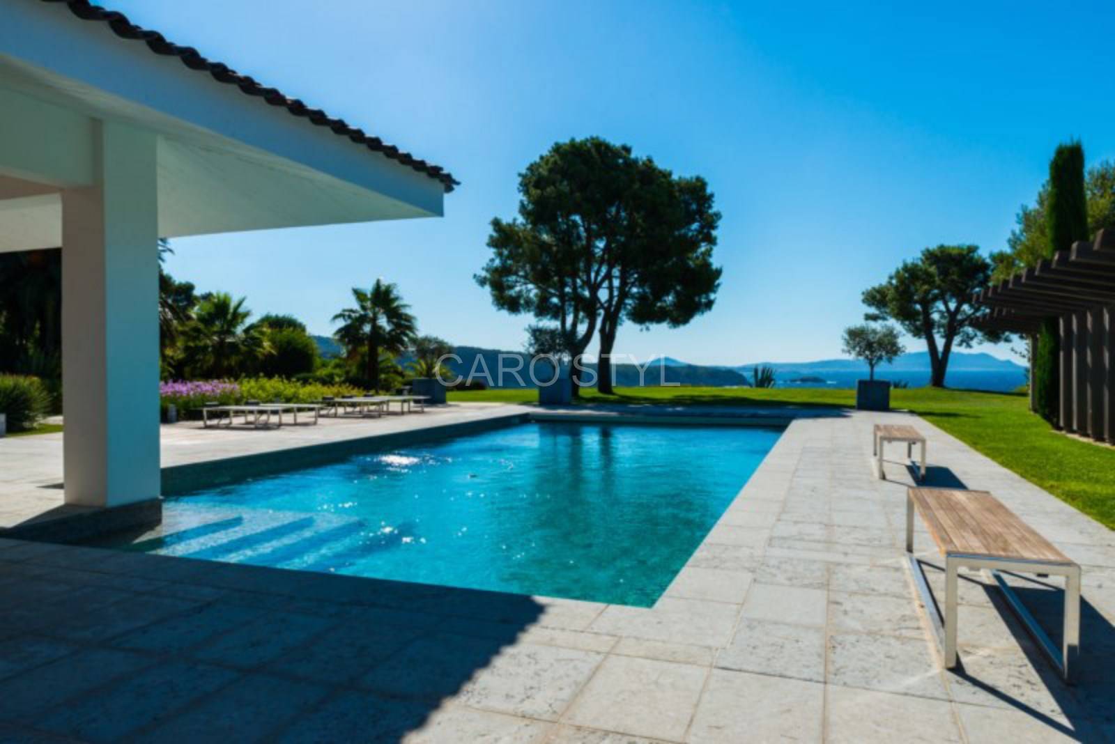 Une sublime réalisation en pierre de Barcelone, près de Saint-Tropez 83 Var