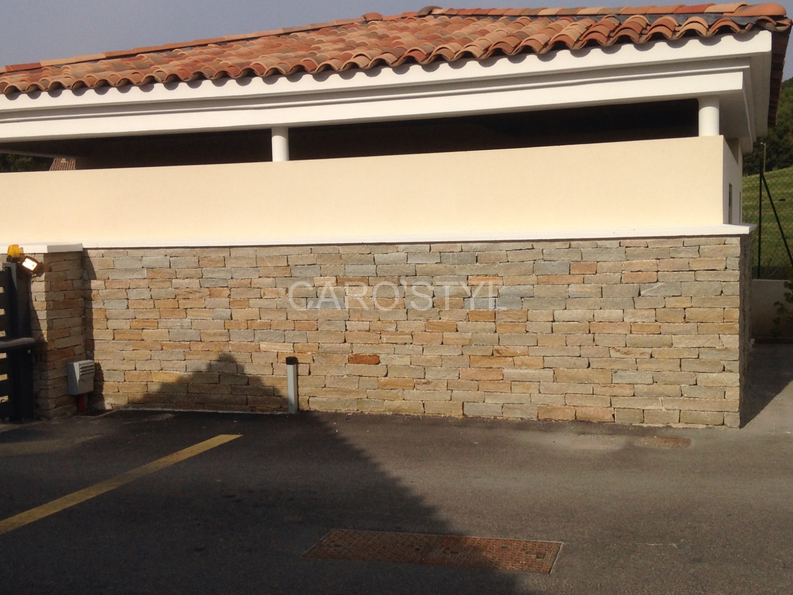 Ppierre de luzerne pour mur extérieur près du castellet 83 var