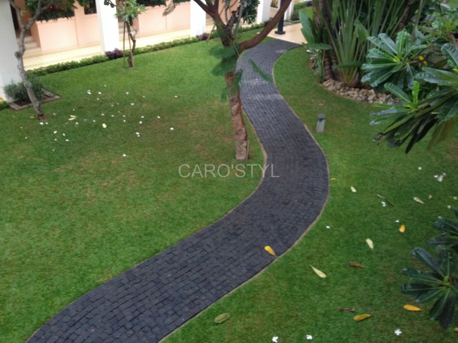 Pavage autoblocants,pour jardins a toulon, var