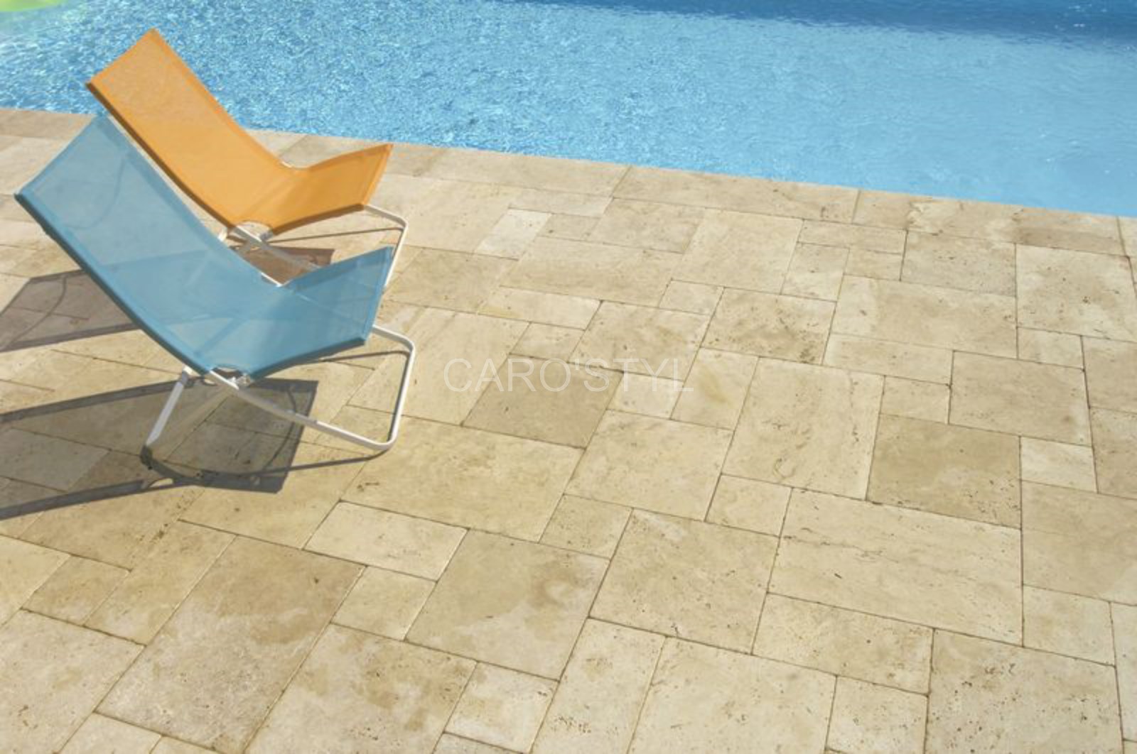 plage de piscine en pierre naturel vers draguignan 83 var