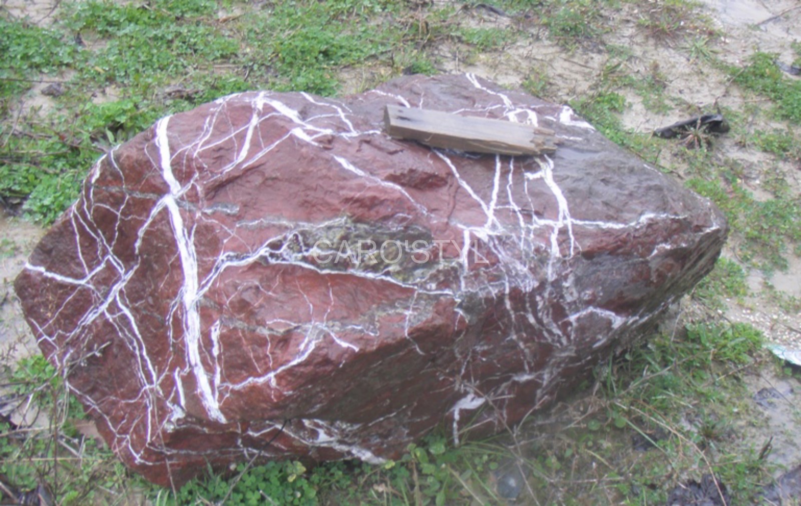 rocher d'ornement marbré rouge pour jardin balinais, à golfe juans 06 alpes maritimes