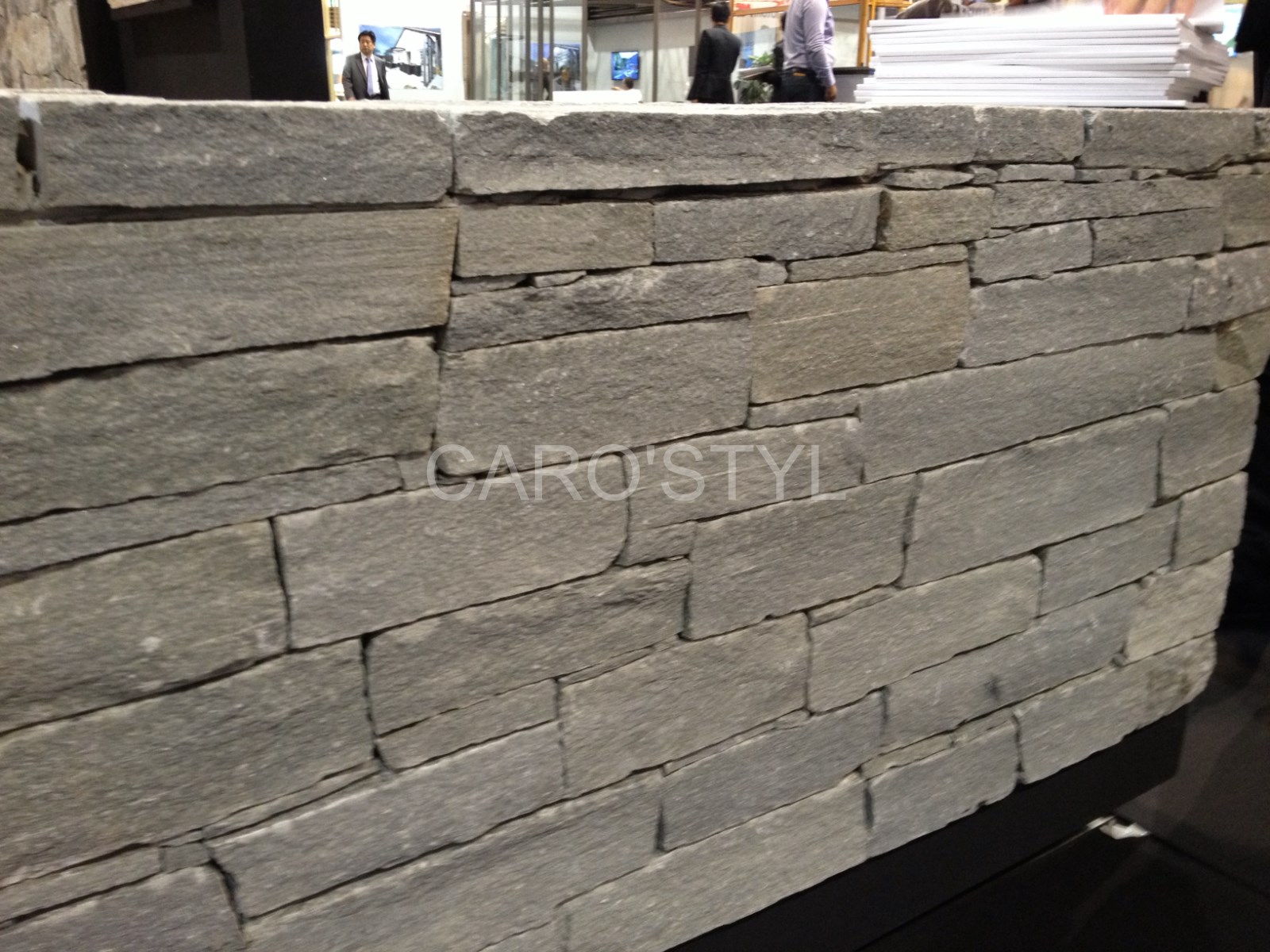 Pierre gneiss grise pour orner un muret, près de  Marseille 13 bdr