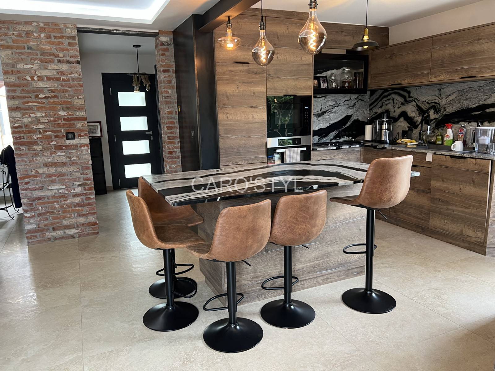 Carrelage Ceracasa Origin pour un effet travertin moderne à Toulon