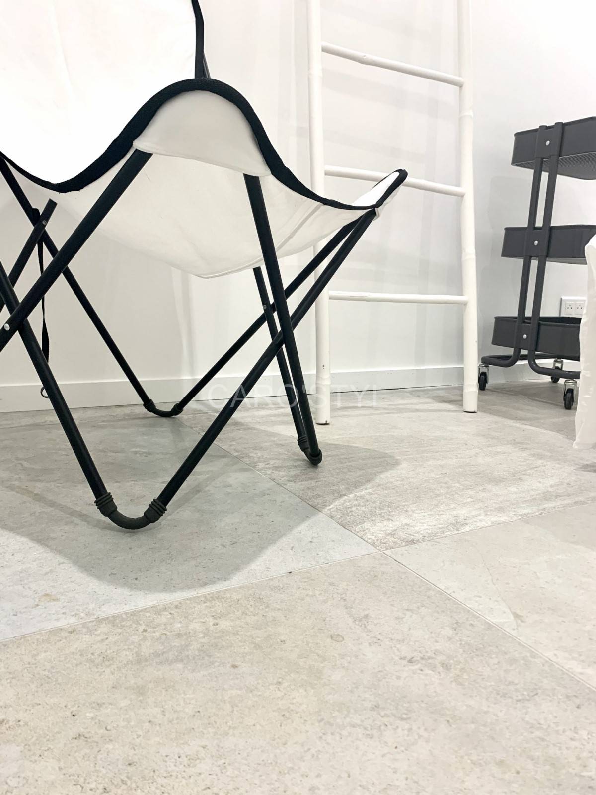 Carrelage gris dalle de château  effet pierre naturelle 80X80 cm dans le Var