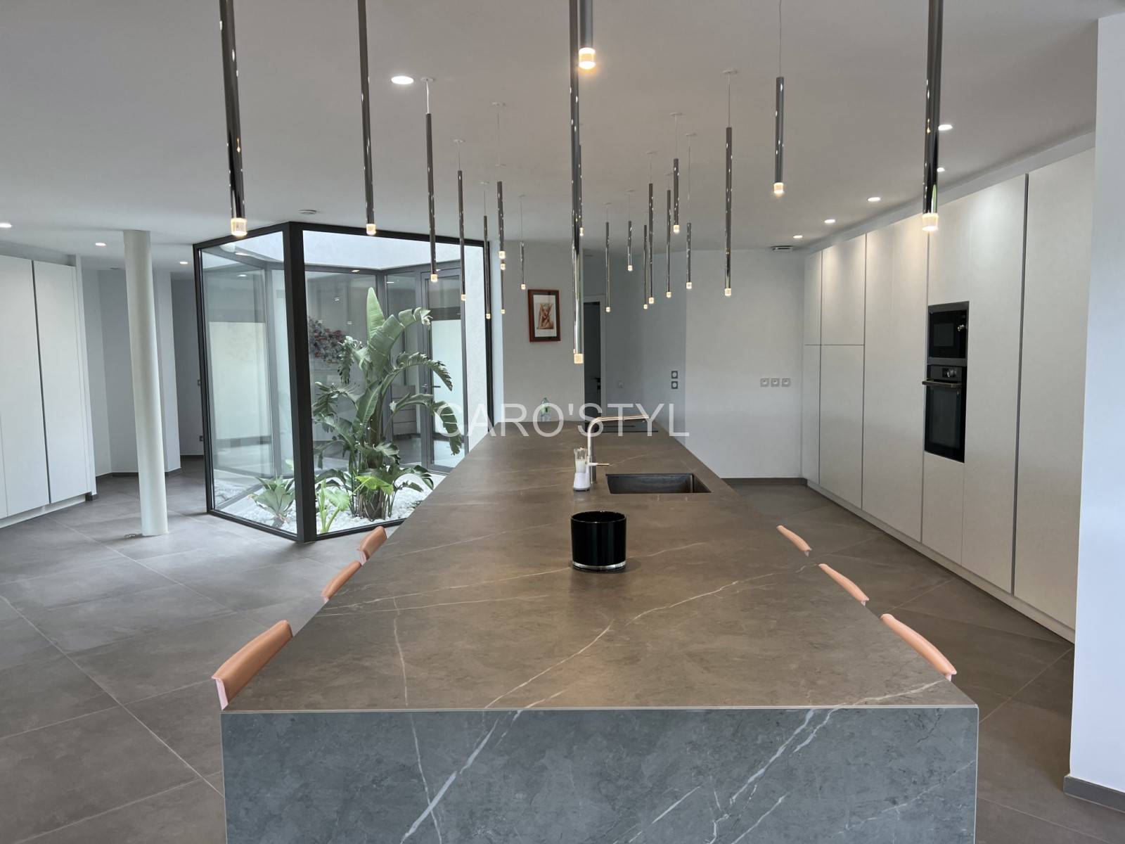 Carreaux effet ciment pour sol intérieur dans le Var