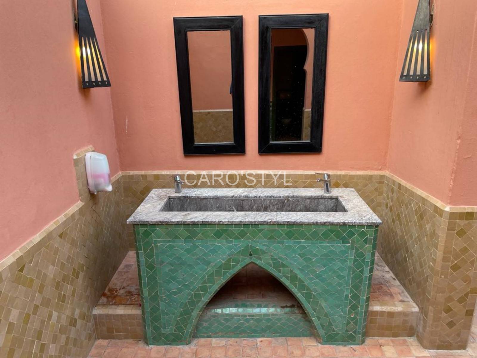 Zellige pour orner les murs et parois de meuble dans le Var