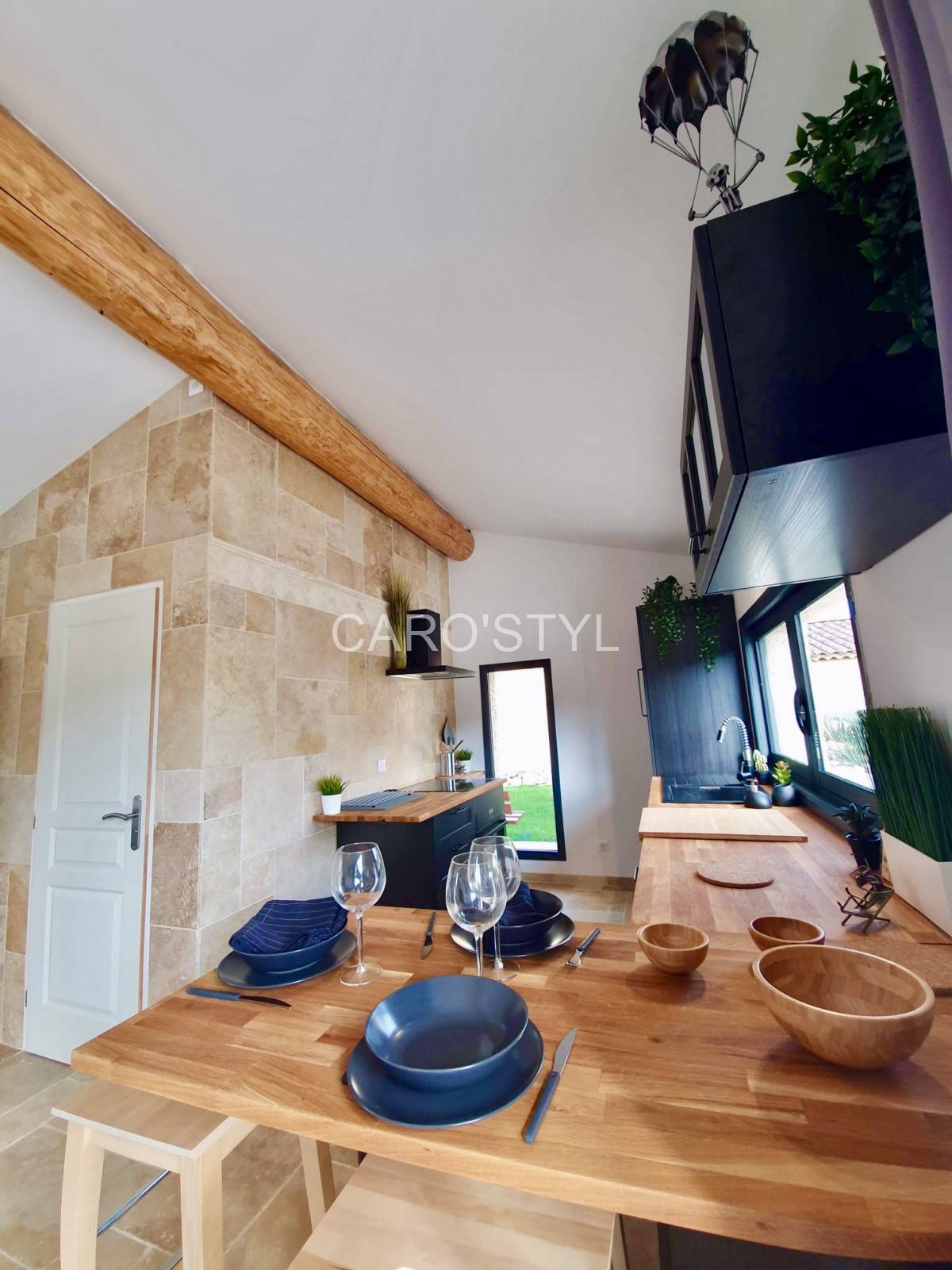 Opus 4 formats travertin beige pour sols et murs à Hyères