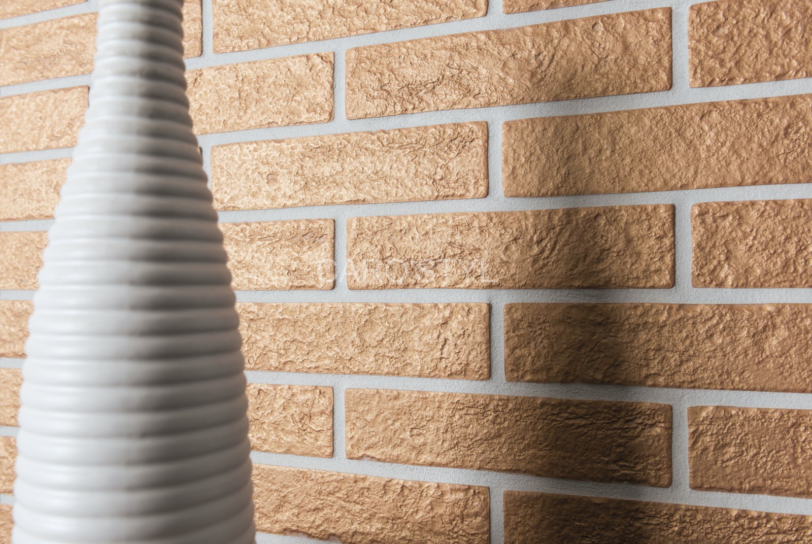 brick génération vénice en grès cérame  bronze pour mur vers antibes 06 alpes maritimes