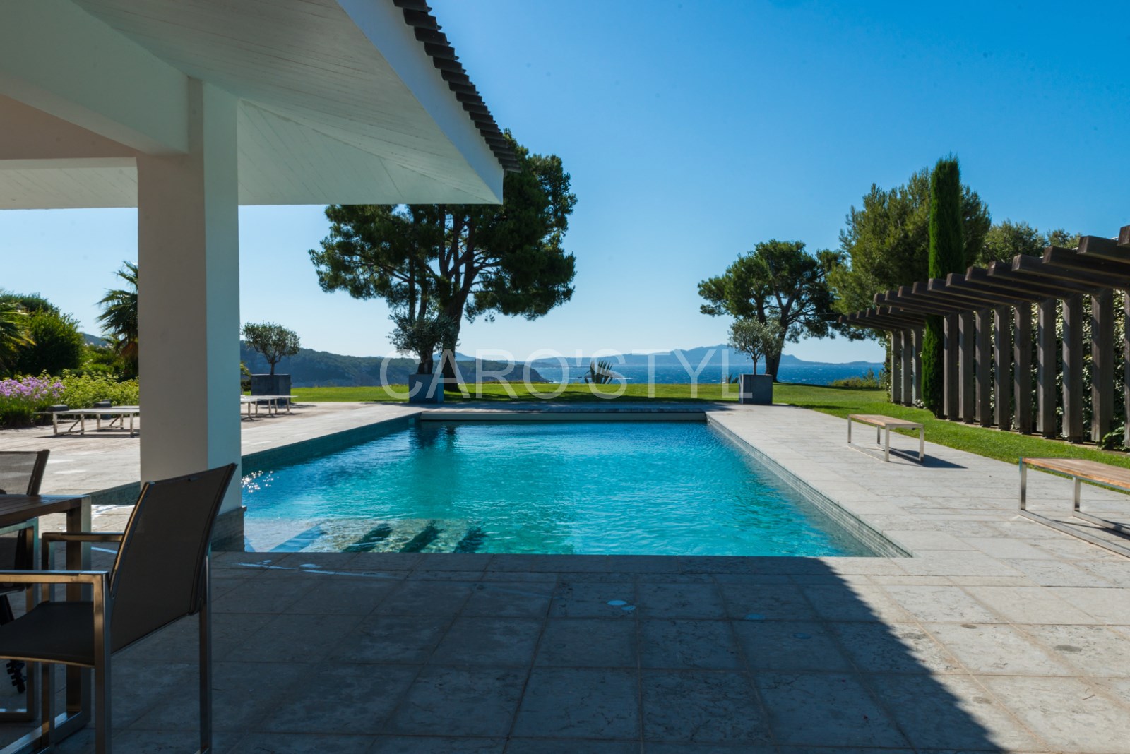 pierre de barcelone grise