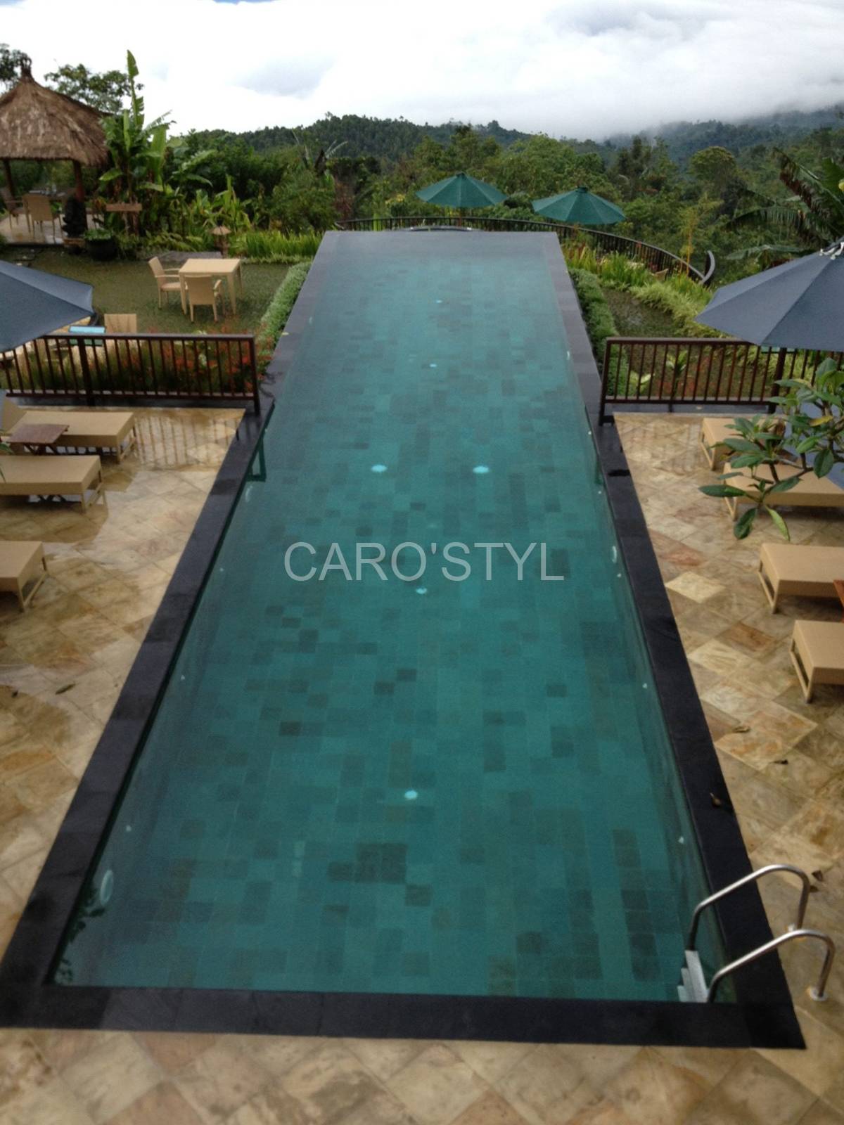 Piscine carrelage Bali Nimes