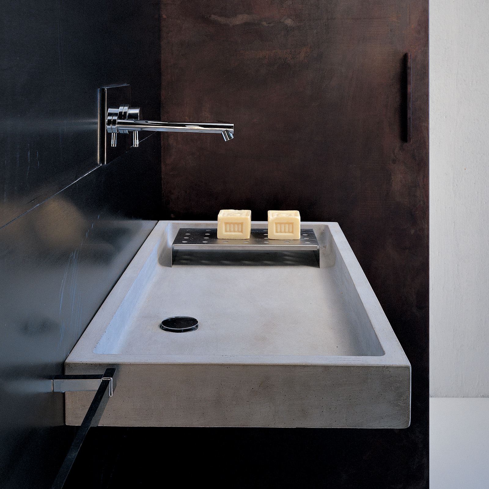 vasque ciment gris à poser sur plan, à la Seyne sur mer 83500 Var