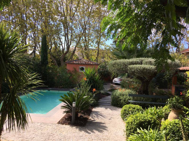 Les jardins de Camille, réalise tous vos projets piscine dans le Var 83