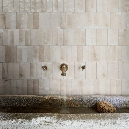 Carreaux en grès cérame émaillé esprit zelliges marocains dans le 83