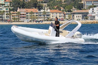 Vente location et gardiennage de bateau à moteur Bandol 83150 var Paca